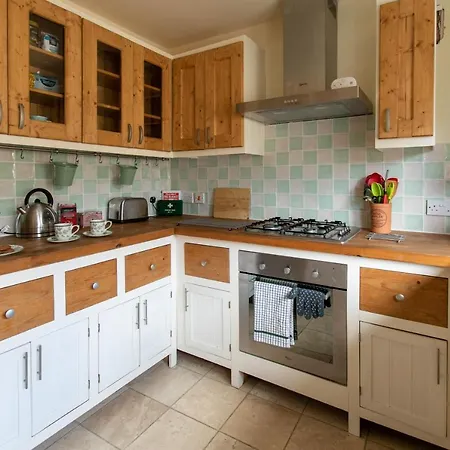 Charming Terraced Cottage Close To Alton Towers Cheadle  Exterior photo