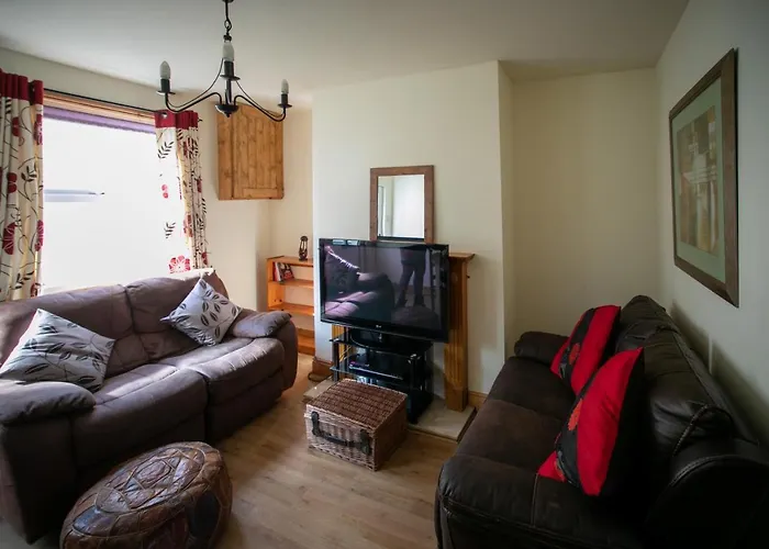Charming Terraced Cottage Close To Alton Towers